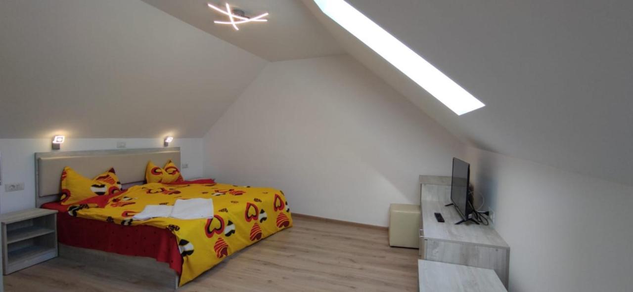 Calypso Rooms ฟาการาช ภายนอก รูปภาพ