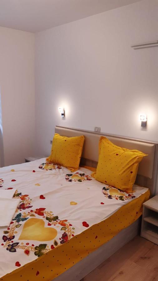 Calypso Rooms ฟาการาช ภายนอก รูปภาพ