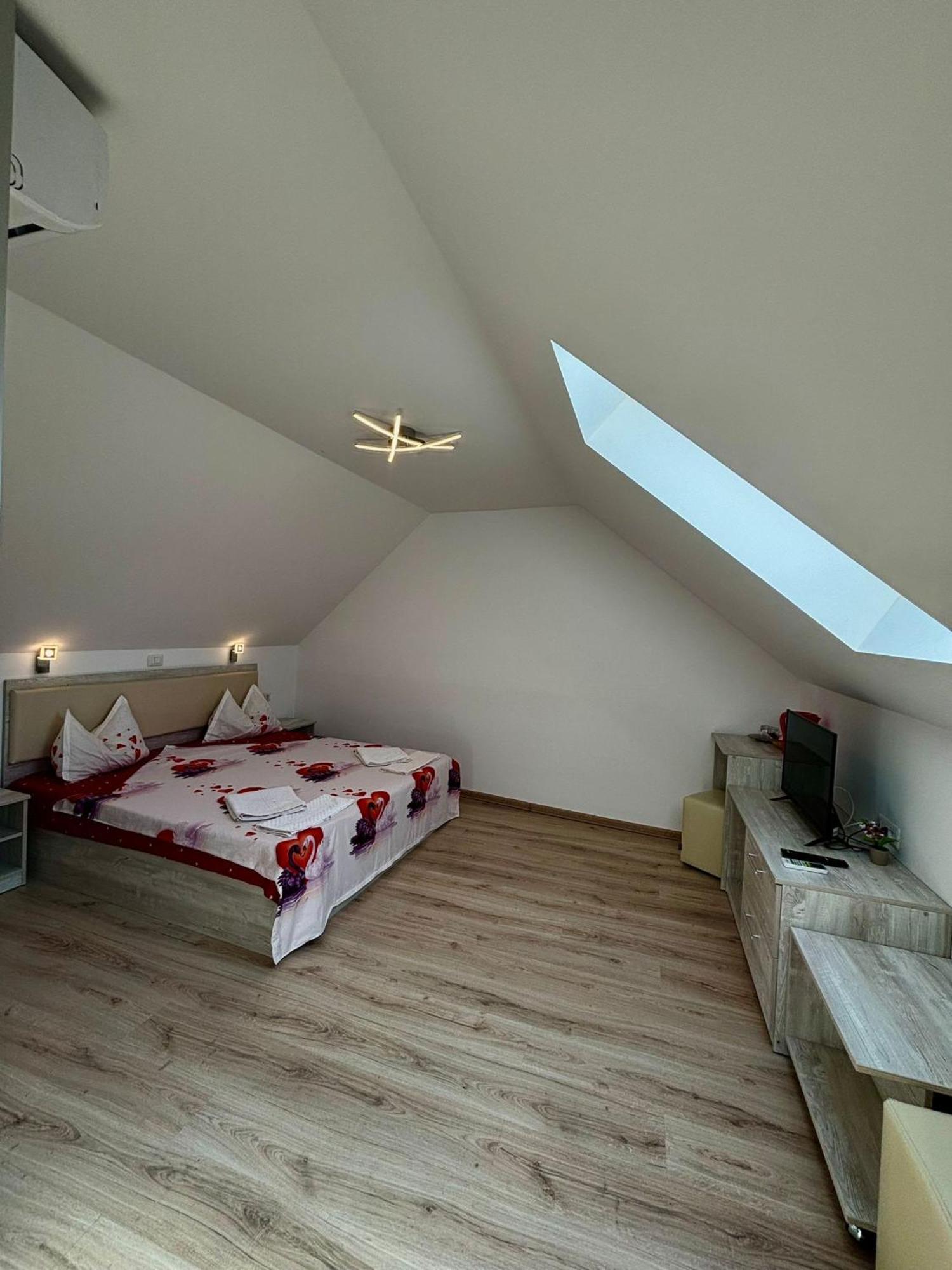 Calypso Rooms ฟาการาช ภายนอก รูปภาพ