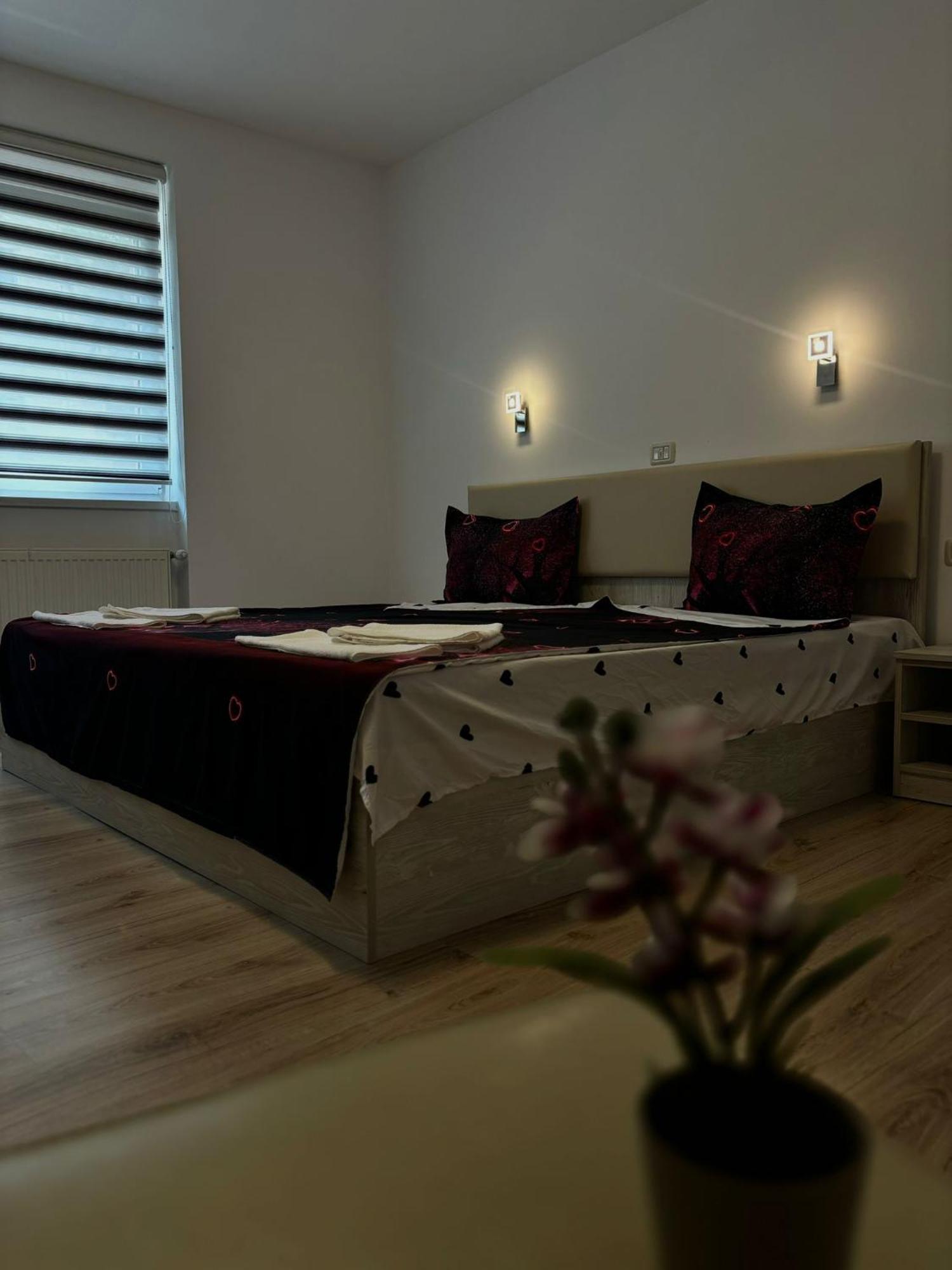 Calypso Rooms ฟาการาช ภายนอก รูปภาพ